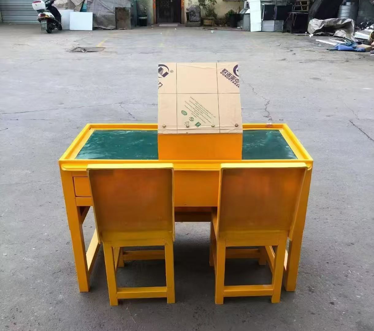 裕华防静电导通桌井下煤矿火工品发放桌：危险品流转的安全守护者